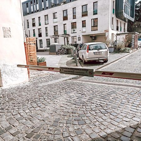 Berindei Studio - City Center - Private Parking Cluj-Napoca Eksteriør billede