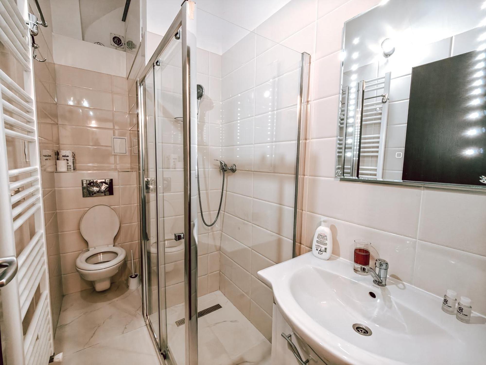 Berindei Studio - City Center - Private Parking Cluj-Napoca Eksteriør billede