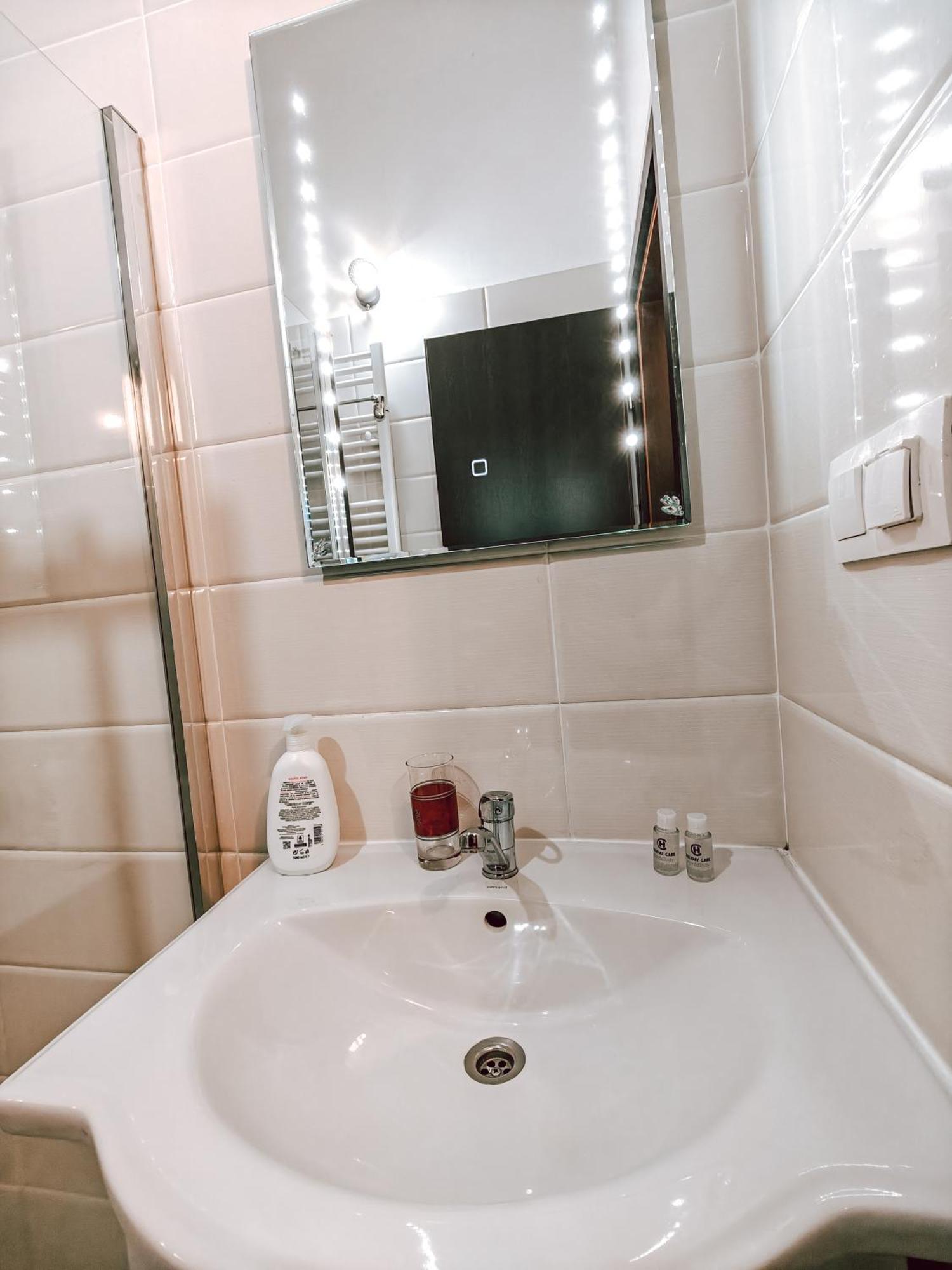 Berindei Studio - City Center - Private Parking Cluj-Napoca Eksteriør billede