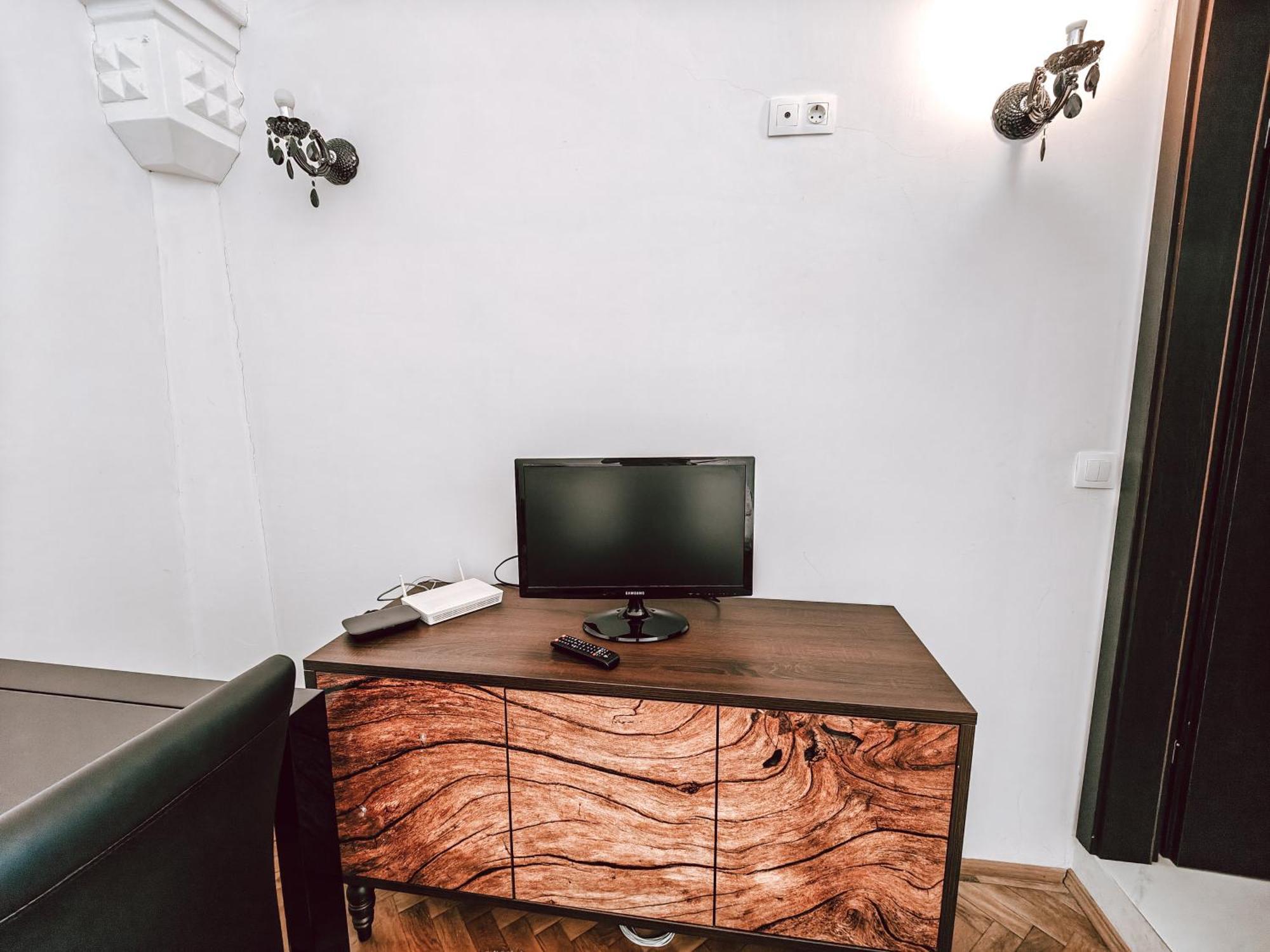 Berindei Studio - City Center - Private Parking Cluj-Napoca Eksteriør billede