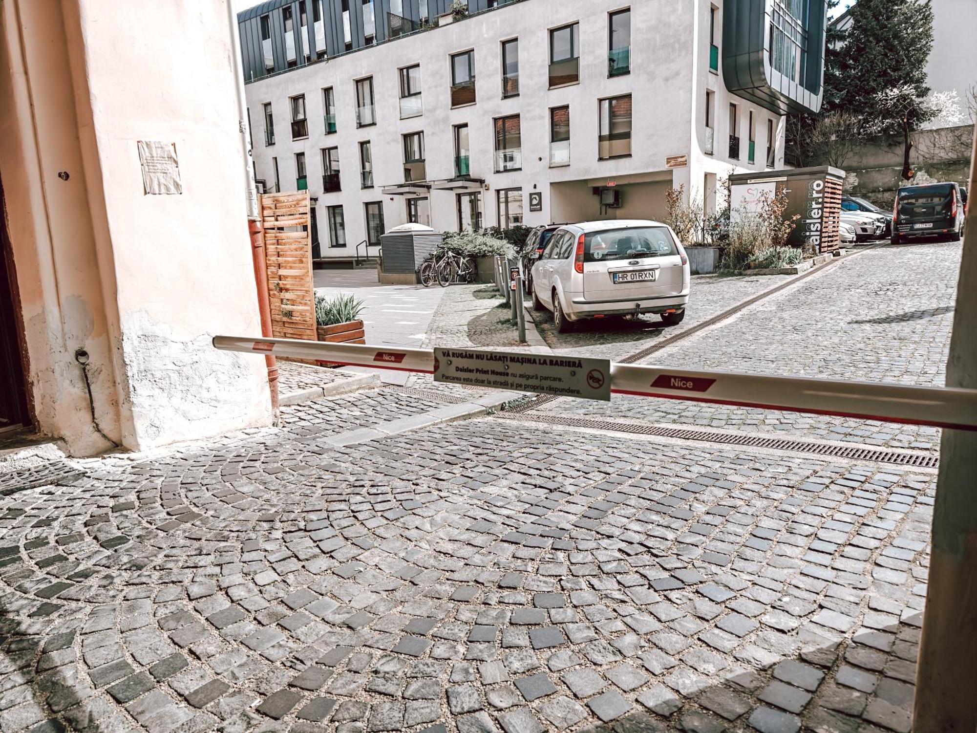 Berindei Studio - City Center - Private Parking Cluj-Napoca Eksteriør billede
