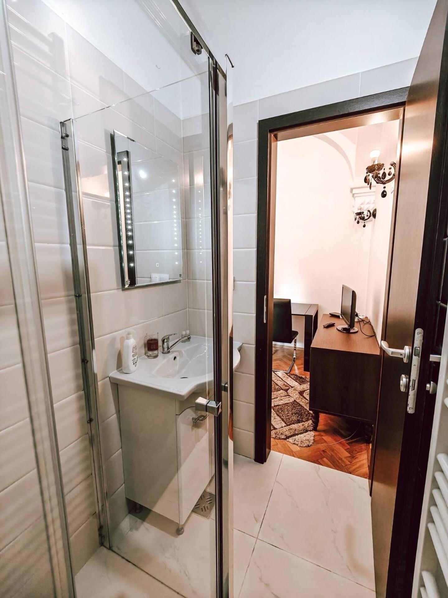Berindei Studio - City Center - Private Parking Cluj-Napoca Eksteriør billede
