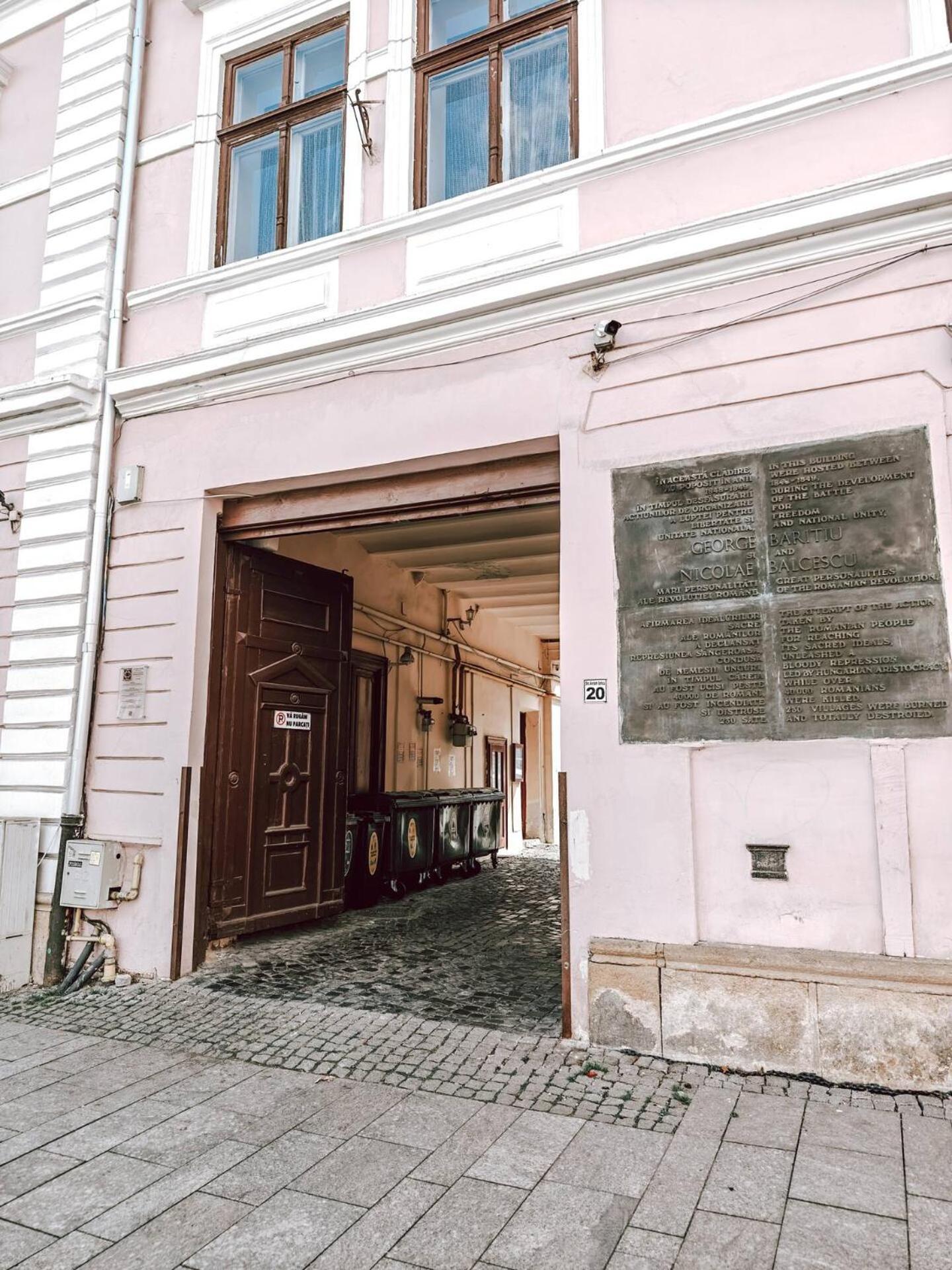 Berindei Studio - City Center - Private Parking Cluj-Napoca Eksteriør billede