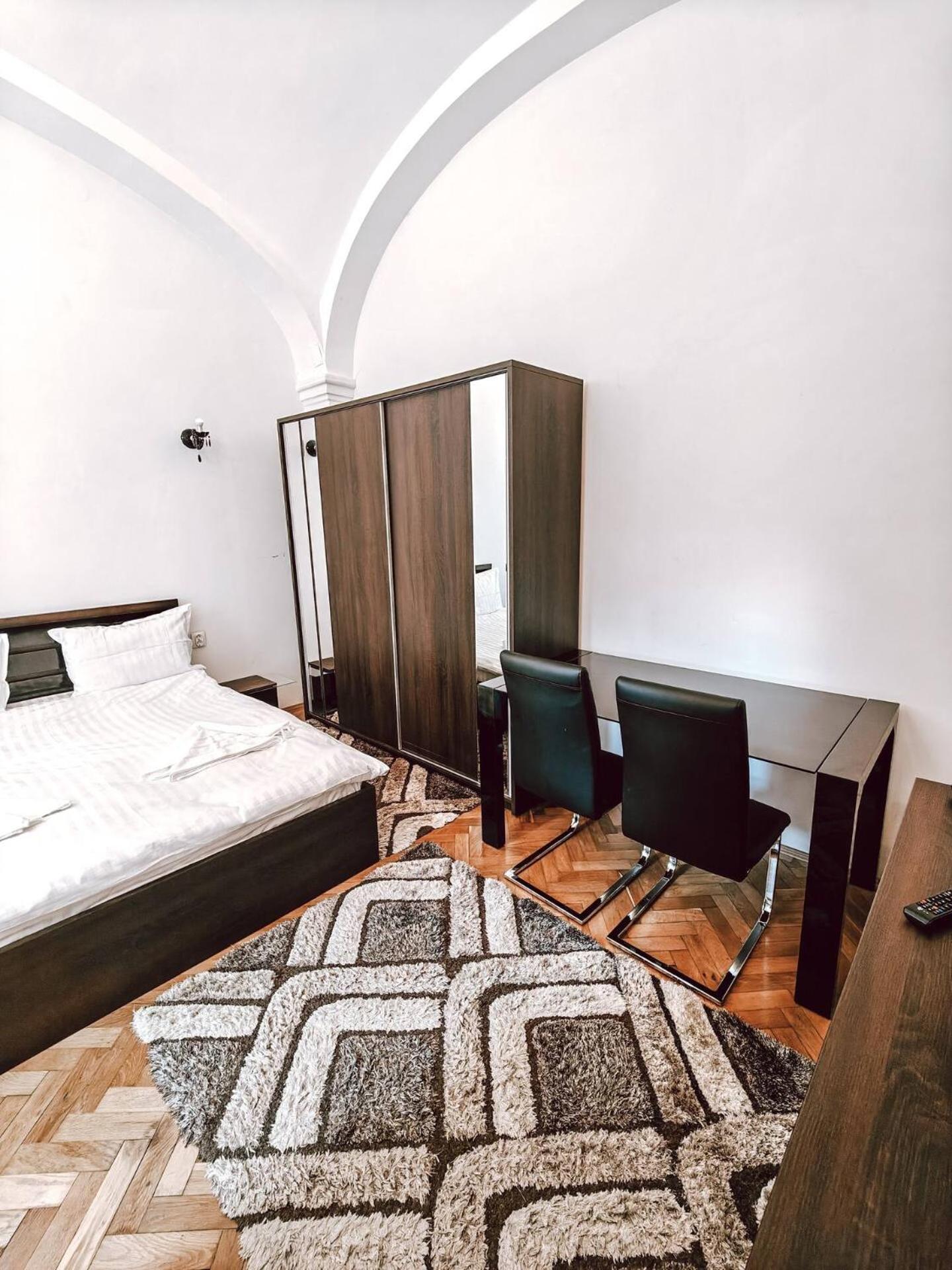 Berindei Studio - City Center - Private Parking Cluj-Napoca Eksteriør billede